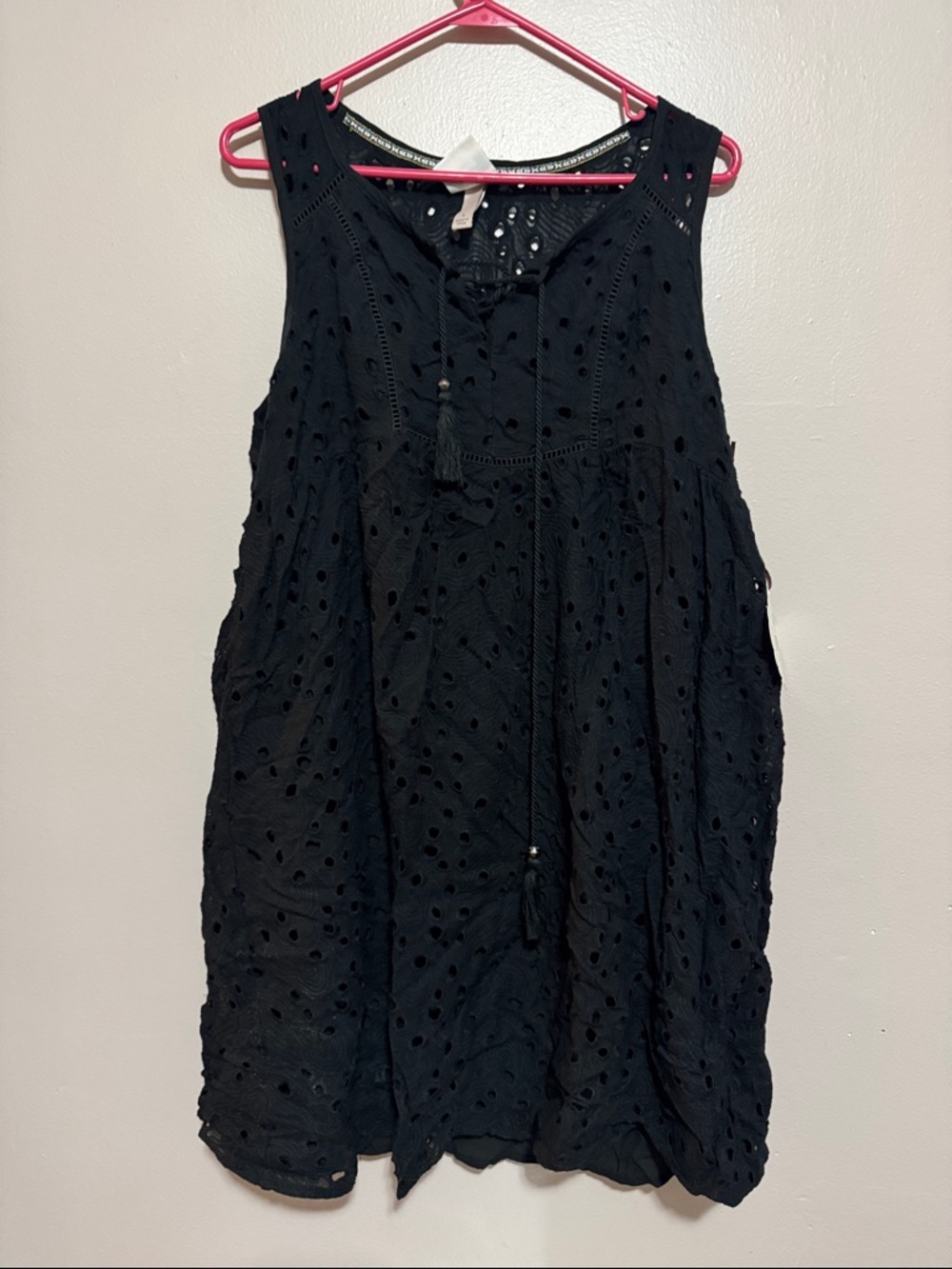 Knox Rose Black Eyelet Tassel Tie Sleeveless Top